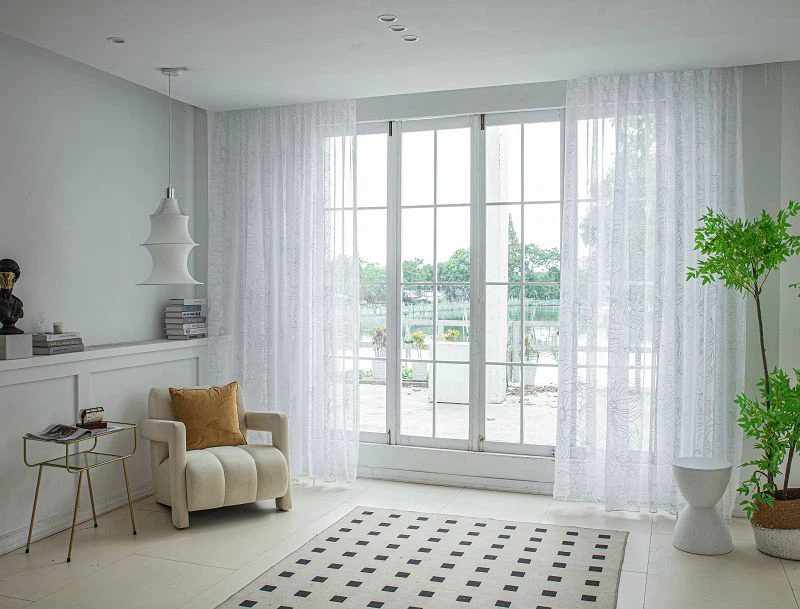 Тканинна штора Doli з великою квіткою та срібною фольгою